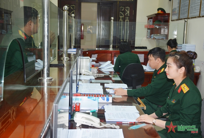 Khi thực hiện thủ tục hành chính của Bộ Quốc phòng, người dân có thể phản ánh tới kênh nào? 